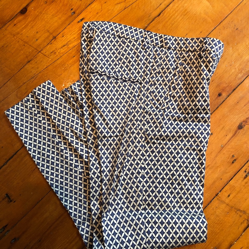 H&M blue and white diamond Ankle Capri pants 2